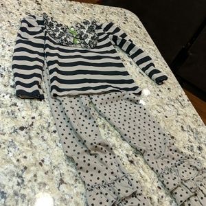 Girls size 4 mustard pie top and pants